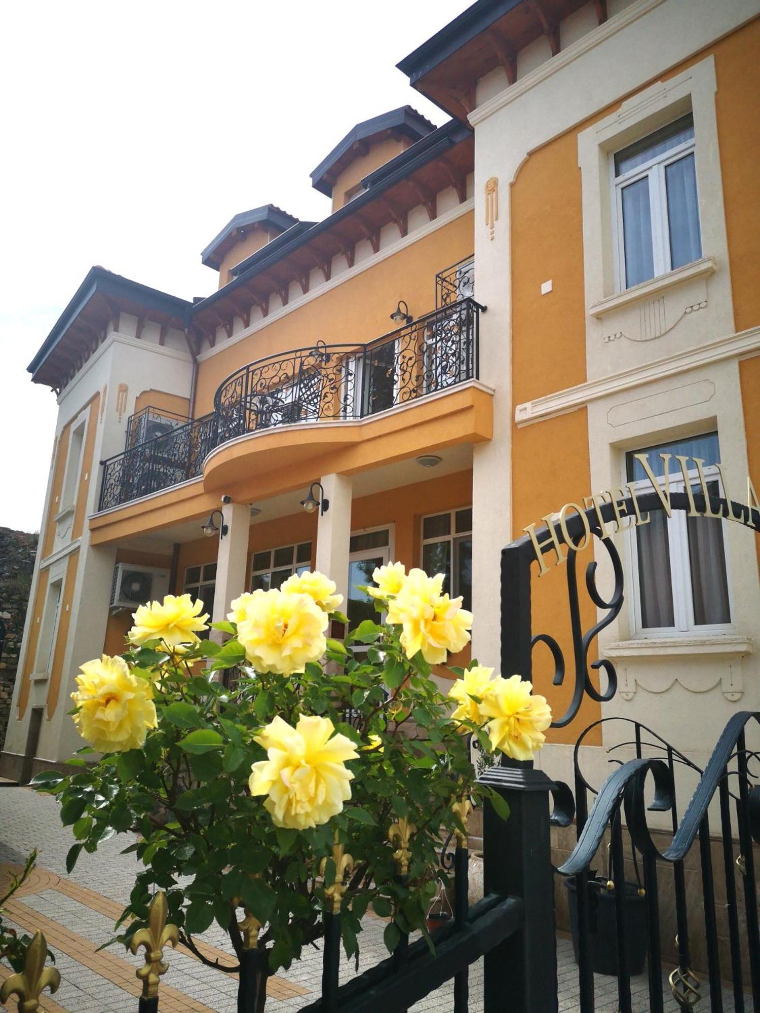 Paris Hisarya