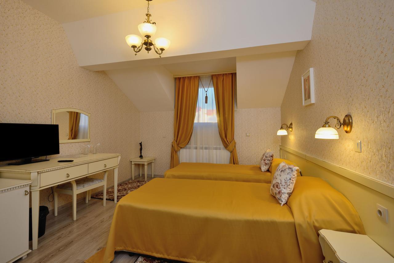 Paris Hotel 3*